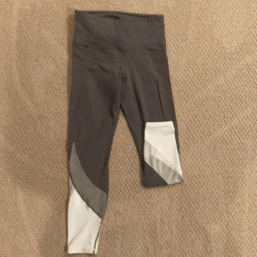 Athleta Capri Leggings